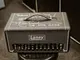 laney-uebergibt-signierten-bass-stack-an-music-store-professional-gmbh